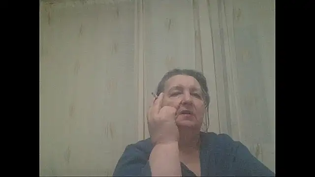 Snapshot of maturekorine chatting on December 24, 10:49 pm maturekorine online show from December 24, 10:49 pm