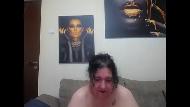 Snapshot of maturekorine chatting on June 11, 12:32 am maturekorine online show from June 11, 12:32 am