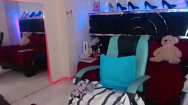 red moon 2 online show from February 11, 6:46 am