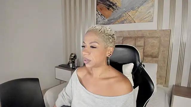 summer night  online show from December 4, 10:47 am