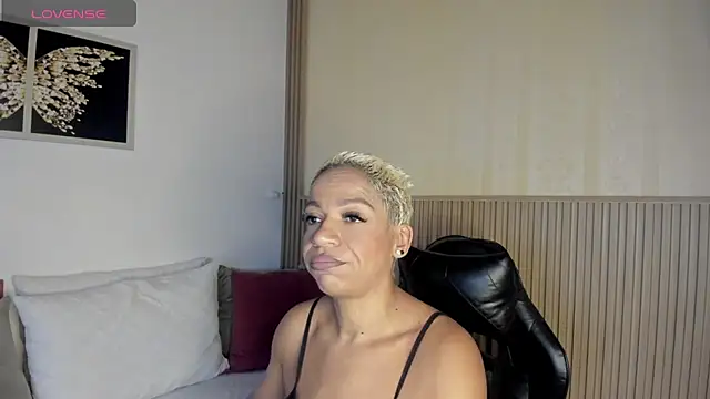 summer night  online show from November 17, 12:31 pm