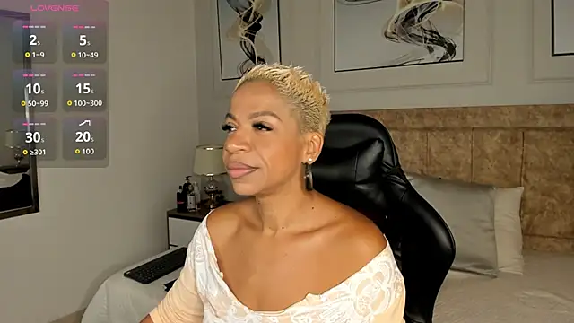 summer night  online show from December 18, 11:47 am