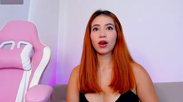 SofiaFerrer online show from December 1, 7:30 pm