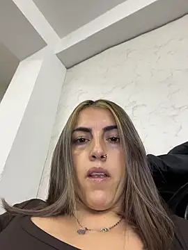 Snapshot of IsisLoveyes_ chatting on January 5, 6:22 pm IsisLoveyes online show from January 5, 6:22 pm