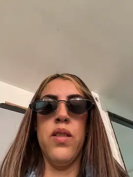 Snapshot of IsisLoveyes_ chatting on January 7, 3:39 pm IsisLoveyes online show from January 7, 3:39 pm