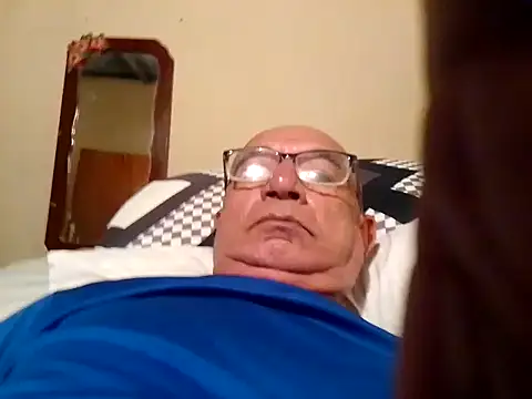 sincuenton24cmts online show from October 20, 1:18 am