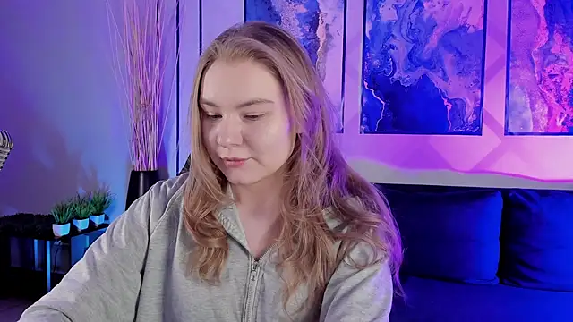 ValerieViolette online show from December 4, 4:15 am