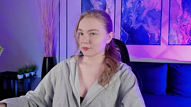 ValerieViolette online show from December 4, 1:08 am