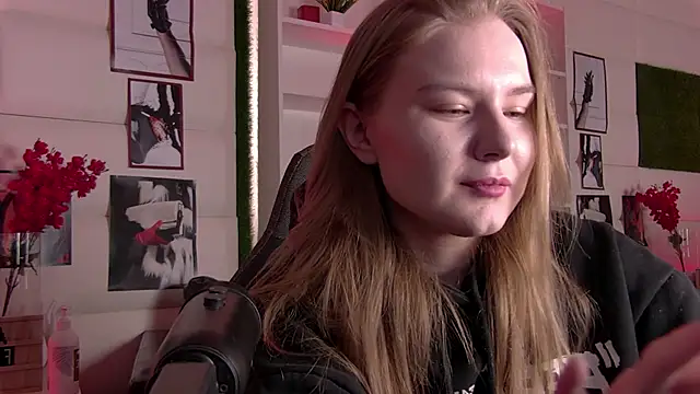 ValerieViolette online show from March 1, 9:18 am