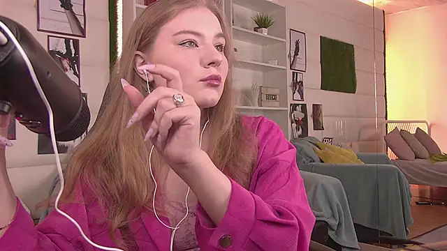 ValerieViolette online show from February 20, 6:50 am