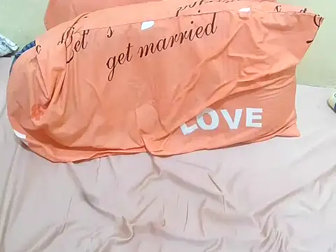 just lela online show from January 13, 6:12 pm