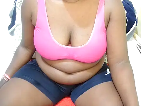 Snapshot of just_lela chatting on June 14, 9:05 pm just lela online show from June 14, 9:05 pm