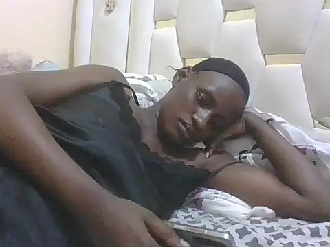 Snapshot of hairy_pussy4 chatting on February 11, 12:10 am hairy pussy4 online show from February 11, 12:10 am