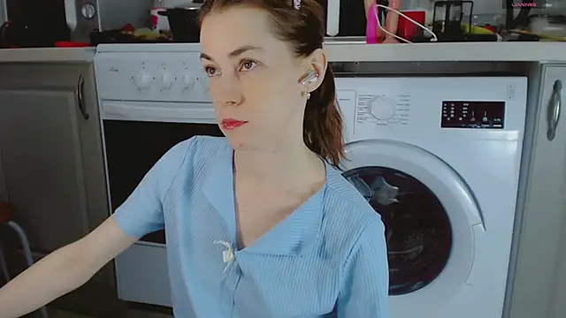 Amina Barbarian online show from November 23, 4:50 pm