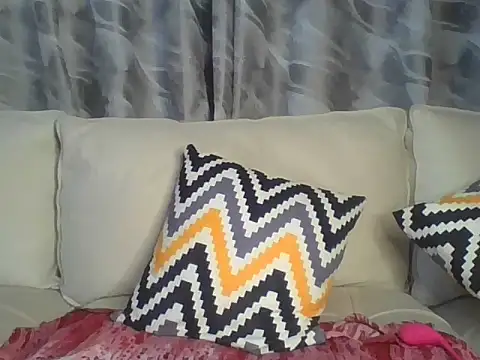 Snapshot of Chocolate_queen2 chatting on December 14, 3:28 am Chocolate queen2 online show from December 14, 3:28 am