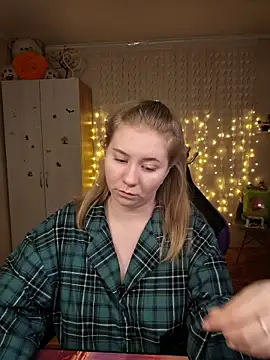 D0nna  online show from March 7, 9:31 pm