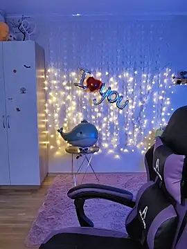 D0nna  online show from February 13, 8:31 pm