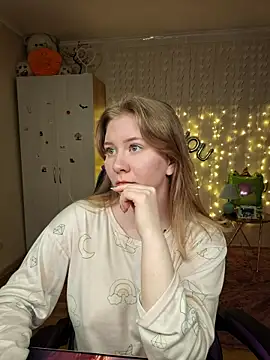 D0nna  online show from March 29, 9:05 pm