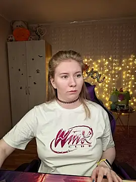 D0nna  online show from March 18, 3:57 pm