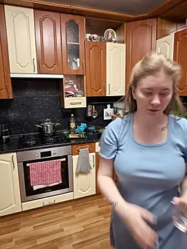 D0nna  online show from April 3, 6:36 pm