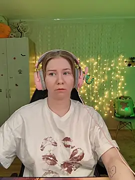 D0nna  online show from February 11, 7:14 pm