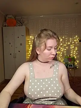 D0nna  online show from March 26, 2:59 pm