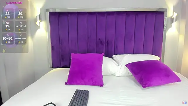 LindsyCater online show from October 9, 12:06 pm