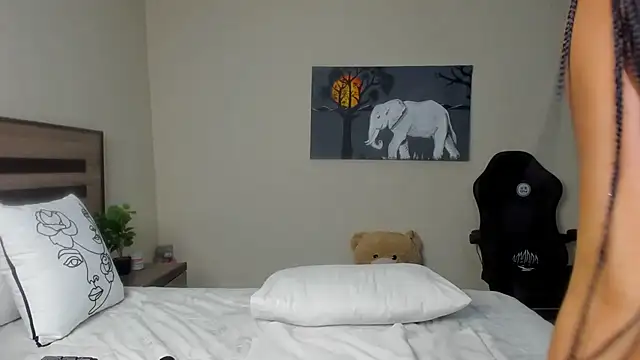 Renee-18 online show from March 7, 9:59 pm