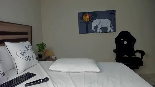 Renee-18 online show from October 13, 3:41 am