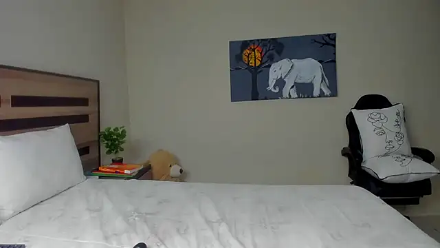 Renee-18 online show from September 28, 6:31 am