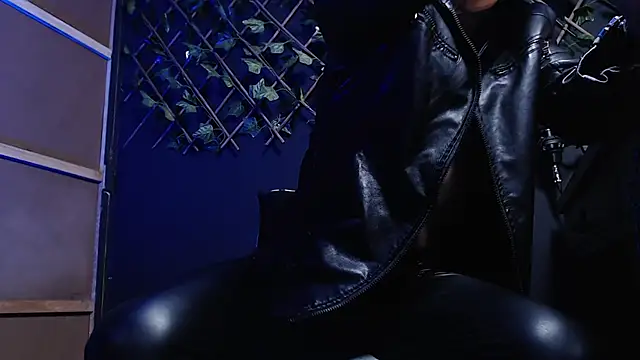 Dicaprioo  online show from December 3, 4:24 am