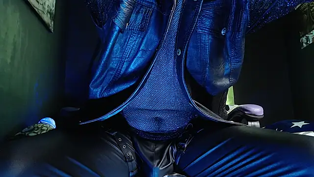 Dicaprioo  online show from April 17, 4:43 pm