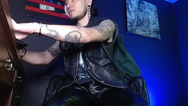 Dicaprioo  online show from March 23, 6:52 pm