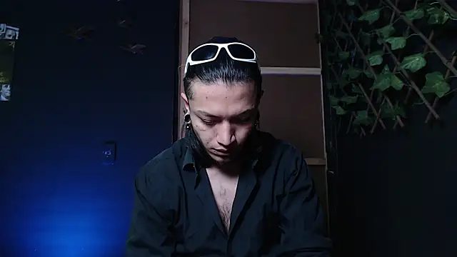 Dicaprioo  online show from October 25, 12:50 pm