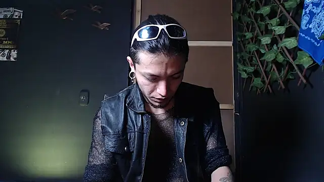 Dicaprioo  online show from November 5, 2:47 am