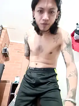 Dicaprioo  online show from October 31, 11:44 pm