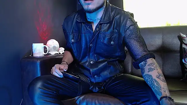Dicaprioo  online show from May 14, 2:03 pm