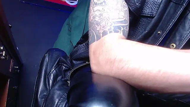 Dicaprioo  online show from March 25, 7:08 am