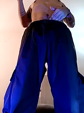 Dicaprioo  online show from March 7, 3:50 pm