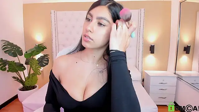 Emily roux online show from February 8, 3:32 pm