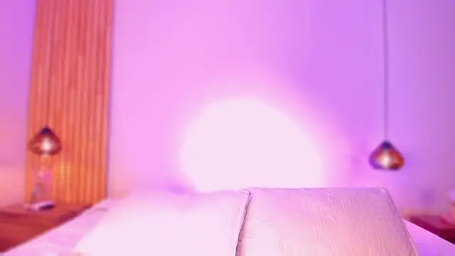 EmilyHaan online show from February 11, 8:31 pm