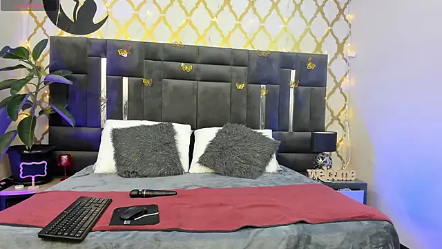 Snapshot of RubbyTaylor chatting on November 19, 2:39 pm RubbyTaylor online show from November 19, 2:39 pm