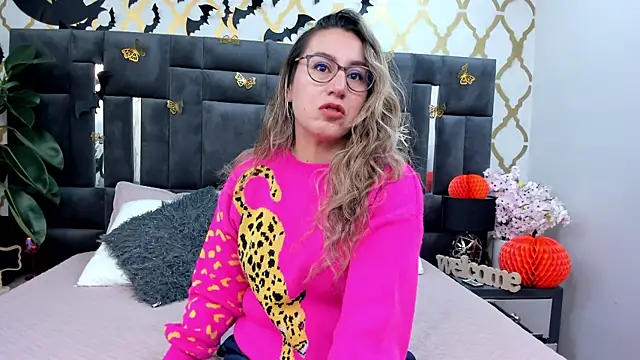 Snapshot of RubbyTaylor chatting on November 1, 11:37 am RubbyTaylor online show from November 1, 11:37 am