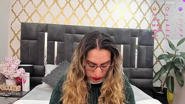 Snapshot of RubbyTaylor chatting on June 27, 11:27 am RubbyTaylor online show from June 27, 11:27 am
