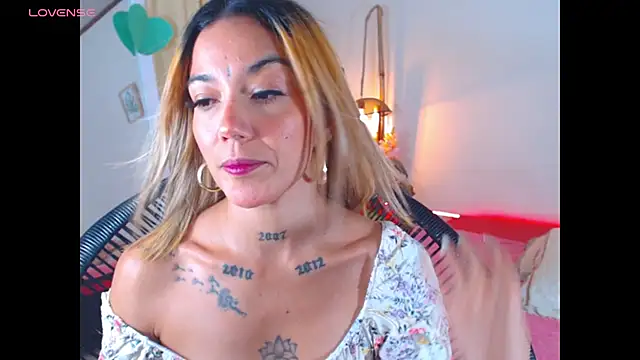 Snapshot of Veronicaa_2 chatting on February 11, 8:20 pm Veronicaa 2 online show from February 11, 8:20 pm