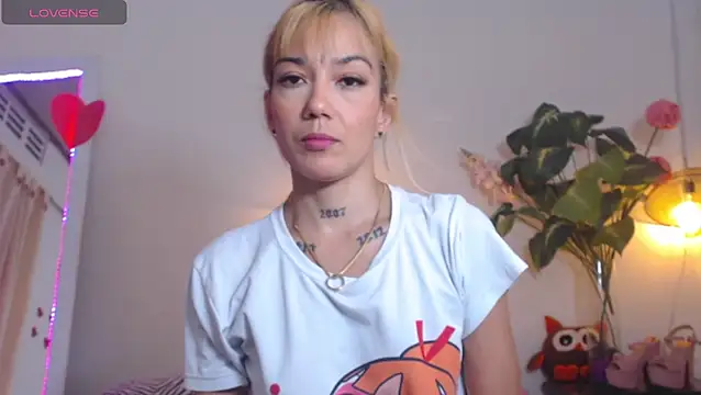 Veronicaa 2 online show from June 16, 9:04 pm