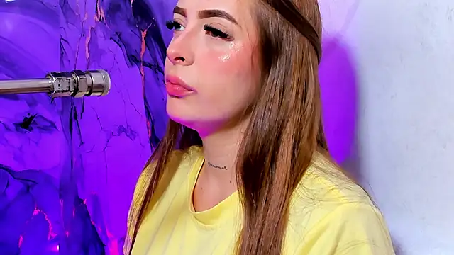 kristal blond online show from January 11, 8:05 pm