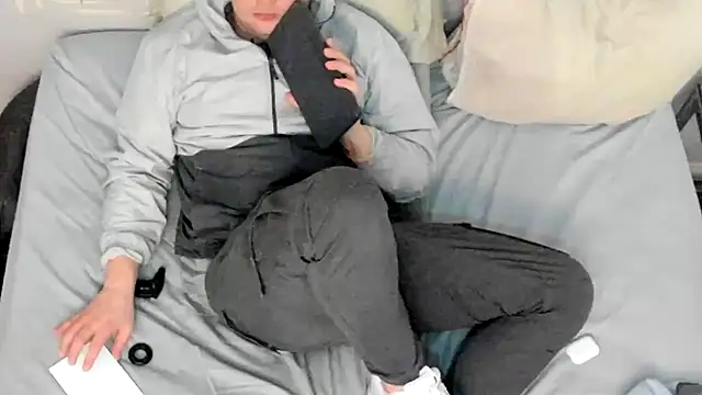 stillwild online show from February 14, 7:58 pm