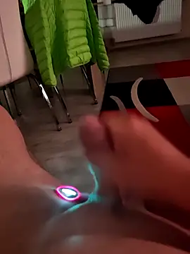 Szeltolo001 online show from April 14, 10:26 pm