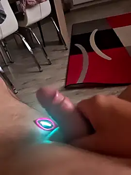 Szeltolo001 online show from April 14, 1:54 am